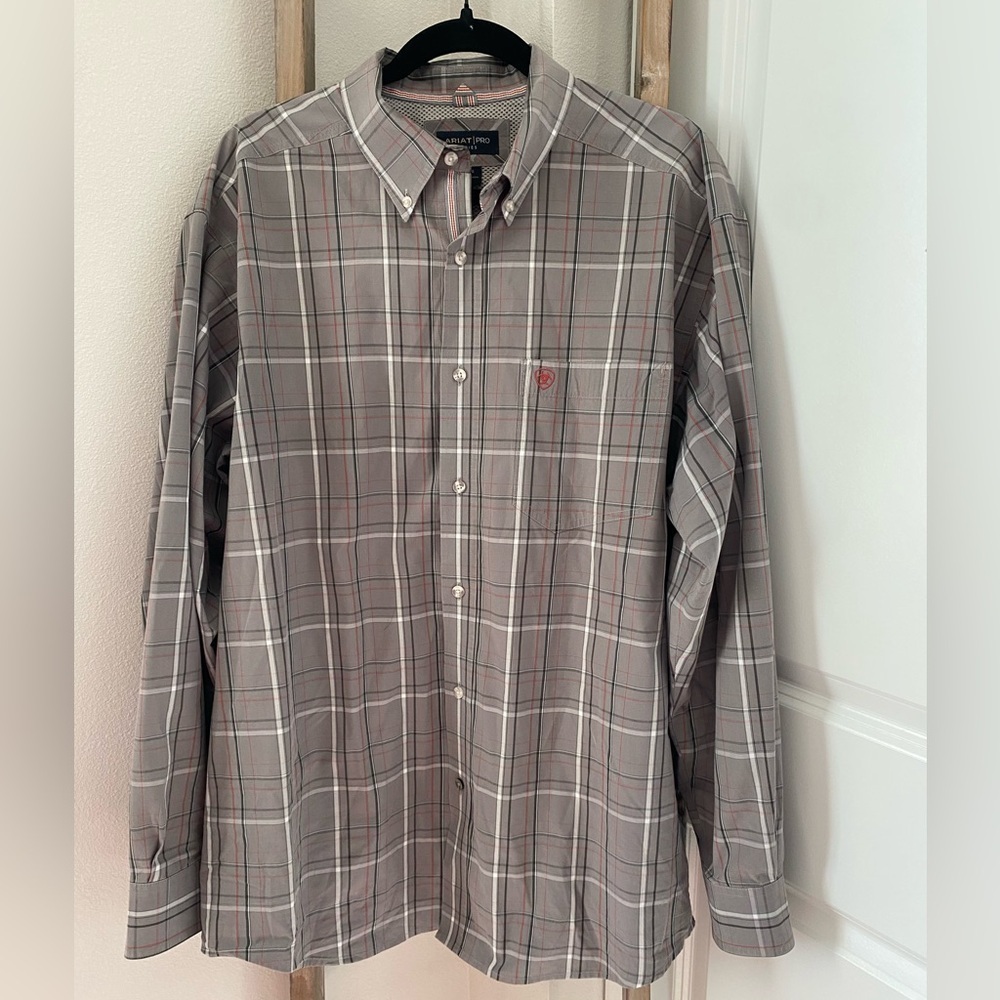 NWOT - Ariat - Pro Series - Casual Button Down Shirt with Classic Plaid Design